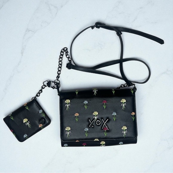 Betsey Johnson Sybil Flower Print Crossbody Purse with Matching Card Holder - Picture 1 of 7